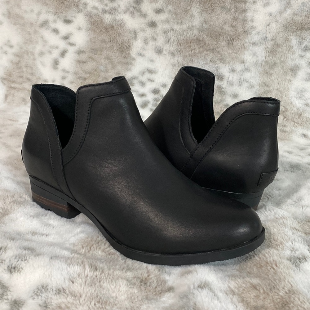 NWOB Sorel Lolla Black Leather Cut Out Shootie Size 11